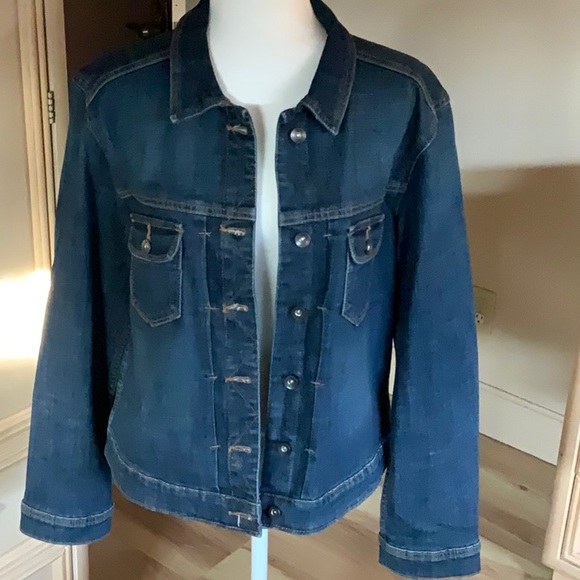 Lee Jackets & Blazers - NWOT Lee, denim jacket, modern fit. Size XL.